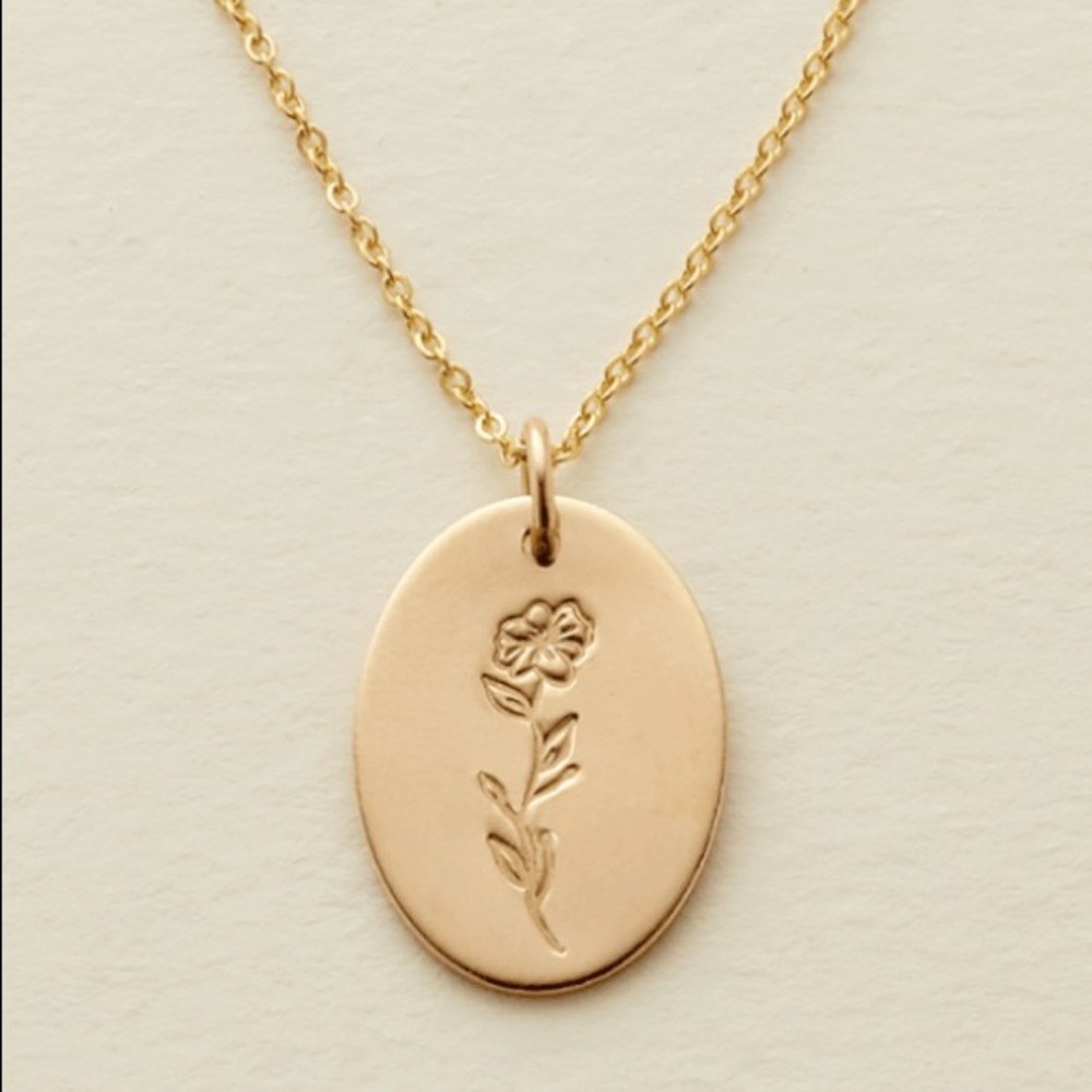 Minimalist Boho Floral Family Oval Gift Necklace - Picture 7 of 16